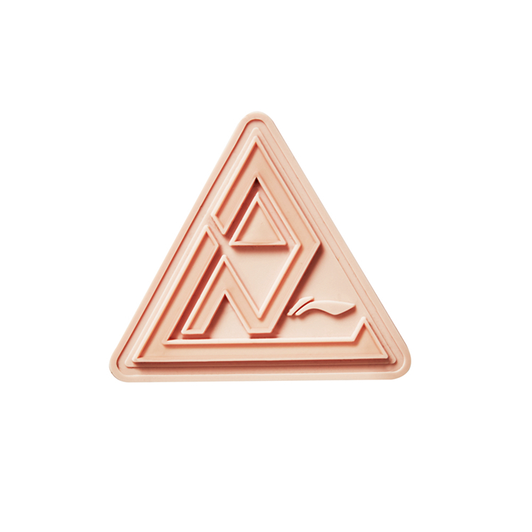 Design custom cloth badges that reflect your style and purpose.